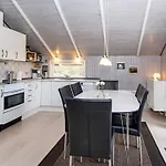 4 Star Holiday Home In Blavand בית נופש בלבאנד